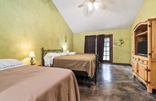 Sabinal House | House, pool & hot tub on nearly 10 acres off River Road in the heart of Concan