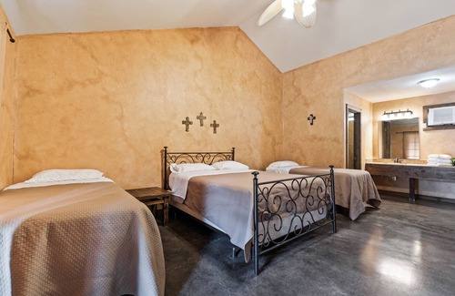 Sabinal House | House, pool & hot tub on nearly 10 acres off River Road in the heart of Concan