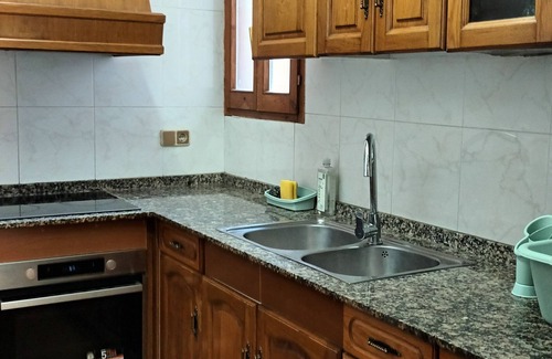Lleida Cottage | House Rural Tourism very close to Lleida, Swimming pool all year round. Barbecue.