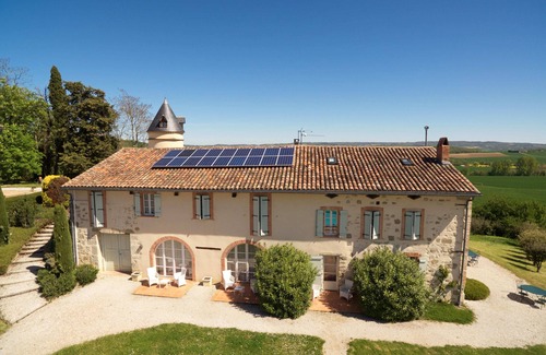 Teyssode House | House sleeps 27 with pool and jacuzzi