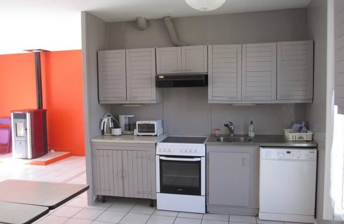 Cairon House | House surrounded by greenery, near a river, with 5 bedrooms (sleeps 15)