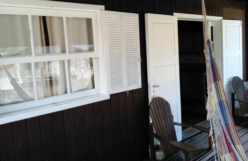 Quatro Ilhas Ski Chalet | House to 50 mt beach of 4 Islands, with view.