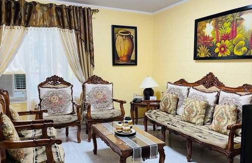 Olongapo House | House w/ 3 Bedrooms And 3 Baths - Free Parking.