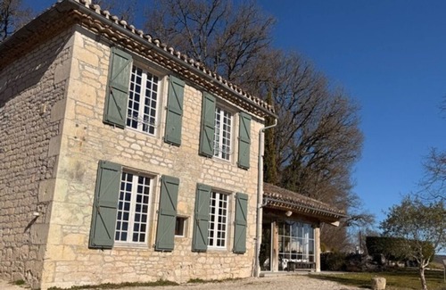 Montcuq House | House with panoramic view, spacious rooms, swimming pool and quiet for 4 people