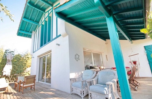 Arcangues House | House w/pool - 12 pers., quiet garden w/stunning view on the BASQUE COUNTRY