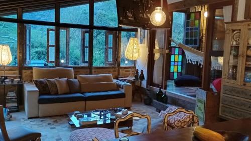 Lumiar House | House w/stream and private garden near the river