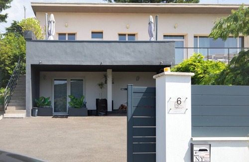 Rochetaillee-sur-Saone House | House with pool near Lyon/Rochetaillée (Saône view)