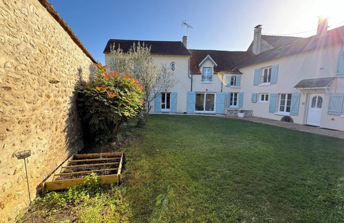 Arnouville-les-Mantes House | House with heated pool 45 minutes from Paris