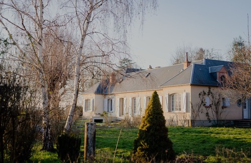Chateauneuf-sur-Loire House | House with breathtaking views of the wild Loire Loire Valley and Loire by bike