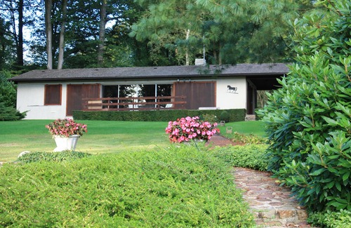Saint-Gatien-des-Bois House | House with terrace and large wooded garden in private residential estate