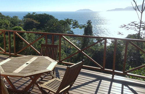 Veloso House | House with 2 suites with wonderful sea view at 80 mt. from Curral beach.