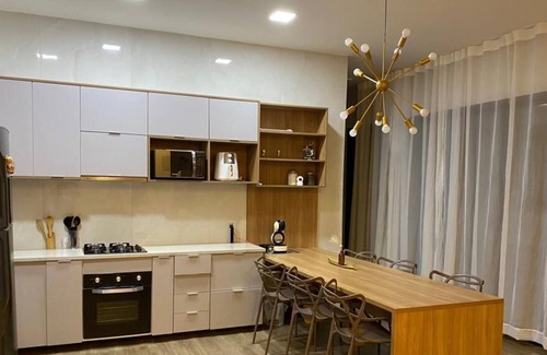 Itai House | House With 3 Suites and Heated Pool with Hydro