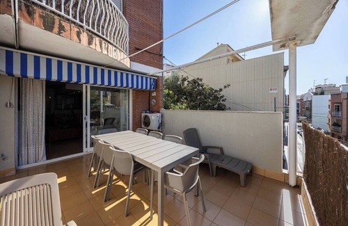 Montgat House | House with 4 bedrooms, 3 bathrooms, located in the old town of Montgat and only 5 minutes from the beach.