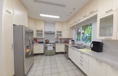 Mombaca House | House with 5 bedrooms (4 suites) in Angra dos reis