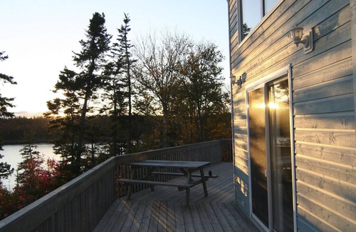 Walkerville House | House with a bright, breathtaking view by a private beach and wharf