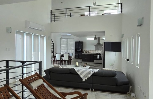 Miradero House | House with amazing architecture with private pool and full A/C.