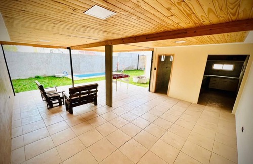 Maipu House | house with barbecue area and pool mountains of the west