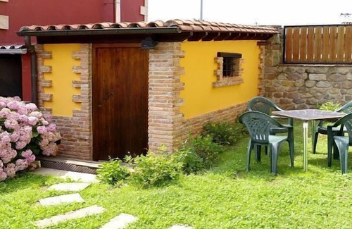 Viernoles House | House with garden for 6/7 people (La casa de Consuelo 1)