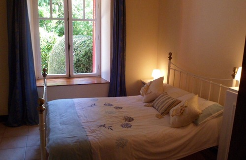 Kergrist-Moelou House | House with heated pool, WIFI, child friendly