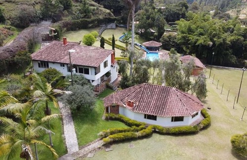 Kennedy House | HOUSE with Heated Pool and water slide Sleeps 30
