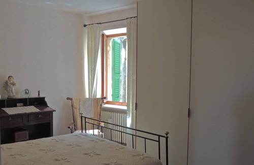 Sant'Elpidio a Mare House | House with terrace on the historic walls!