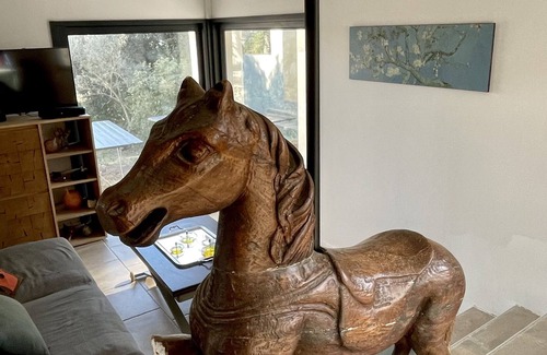 Sauveterre House | House with large wooded garden 15 minutes from Avignon