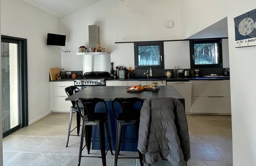 Sauveterre House | House with large wooded garden 15 minutes from Avignon