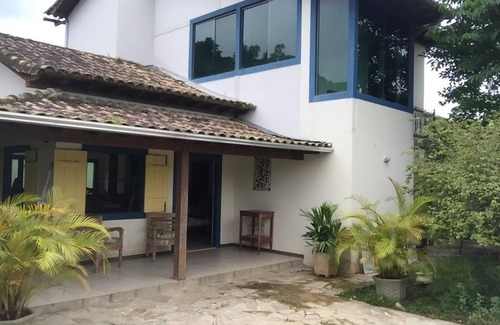 Pontal House | House with pool next to the historic center with 3 bedrooms, 1 suite.