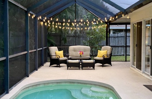 South Venice House | HOUSE WITH PRIVATE HEATED POOL FOR RENT 3 BEDROOMS, 2 BATHROOMS.