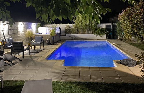 Garons House | House with private pool, Jacuzzi and air conditioning near Nîmes Arles Camargue and sea!