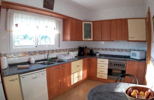 Cunit Villa | House with private swimming pool and garden 7 minutes walk off the beach.