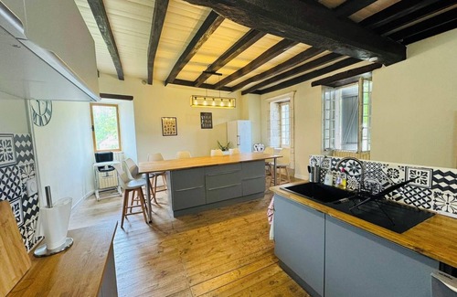 Mouton House | House with swimming pool in Charente. Ideal for families, games room.