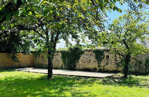 Mouton House | House with swimming pool in Charente. Ideal for families, games room.