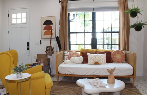 Historic District House | House within walking distance of the marina and the historic downtown!