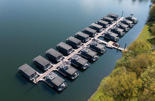 Middelaar Boat Rental | Houseboat at Mookerplas