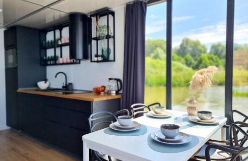 Łazy Boat Rental | Houseboat in azy by Lake Jamno and the Sea