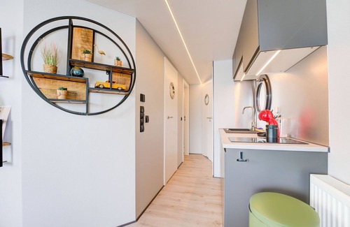 Volendam Boat Rental | Houseboat in Volendam by Ijsselmeer