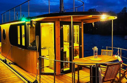 Wustrow Boat Rental | Houseboat JAWE on the Kleinseenplatte - Houseboat JAWE