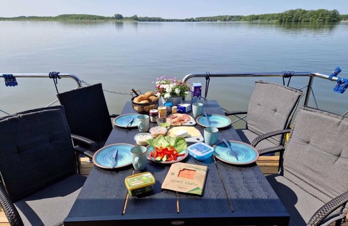 Mirow Boat Rental | Houseboat "My Way" on the Mecklenburg Lake Plateau