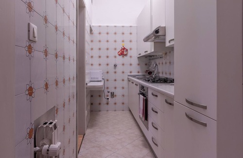 Historic Center Apartment | HouSmart Cartoleria 8