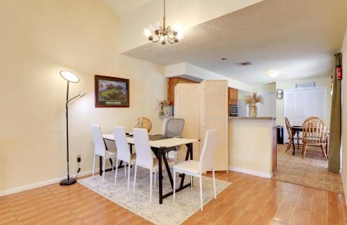 Stafford House | Houston Area Home with Yard - 5 Mi to Sugar Lakes!