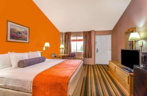 Phoenix Hotel | Howard Johnson by Wyndham Phoenix Airport/Downtown Area