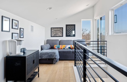Rosewood House | Howdy House - Pool - Grill - Downtown Views - Walkable Coffee Shops