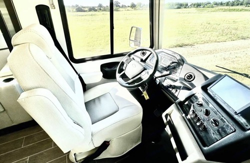 Elgin House | Howdy RV - 2023 Luxury Motor Coach - Sleeps 10