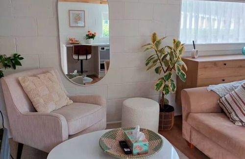 Howick Apartment | Howick Hideawayn 1 bedroom self contained studio,nclose to Howick Village.