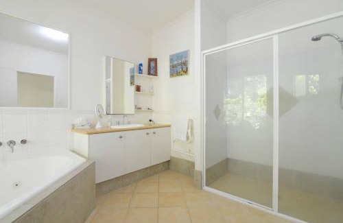 Noosaville House | Howie's Place Noosa