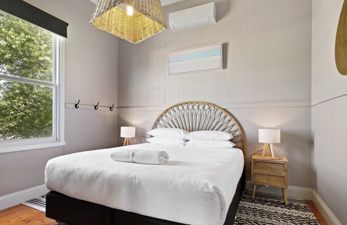 Metung Hotel | Howitt House in Metung