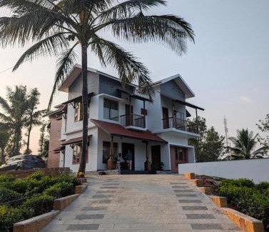 Mananthavady Villa | Howling Wolf