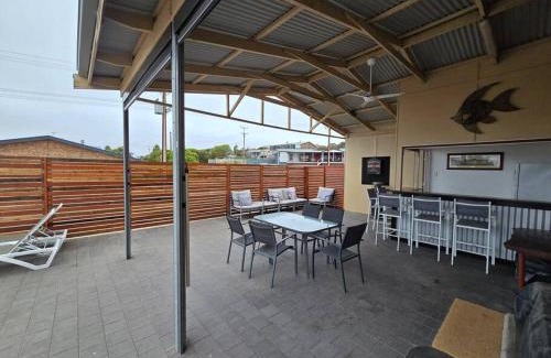 Lake Wangary House | Howsthaserenitee - 3BR house with bay views