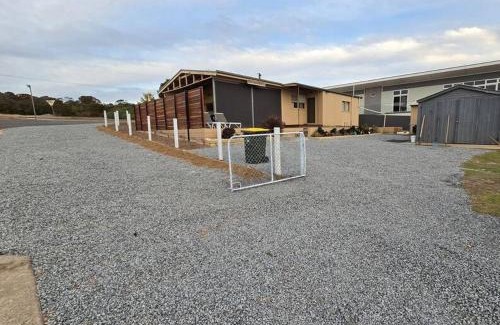 Lake Wangary House | Howsthaserenitee - 3BR house with bay views